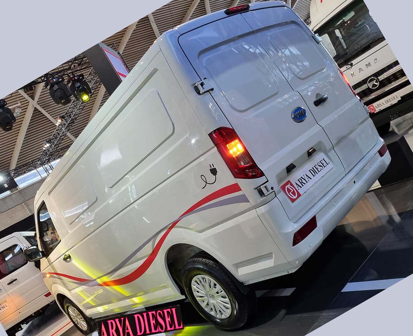 نمایش «مرگ یزدگرد» به کارگردانی «سنا نعمتی»